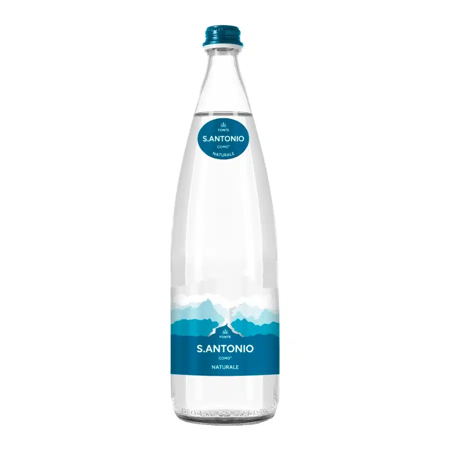 Bottiglia di acqua minerale Sant'Antonio naturale da 1 litro in vetro a rendere.